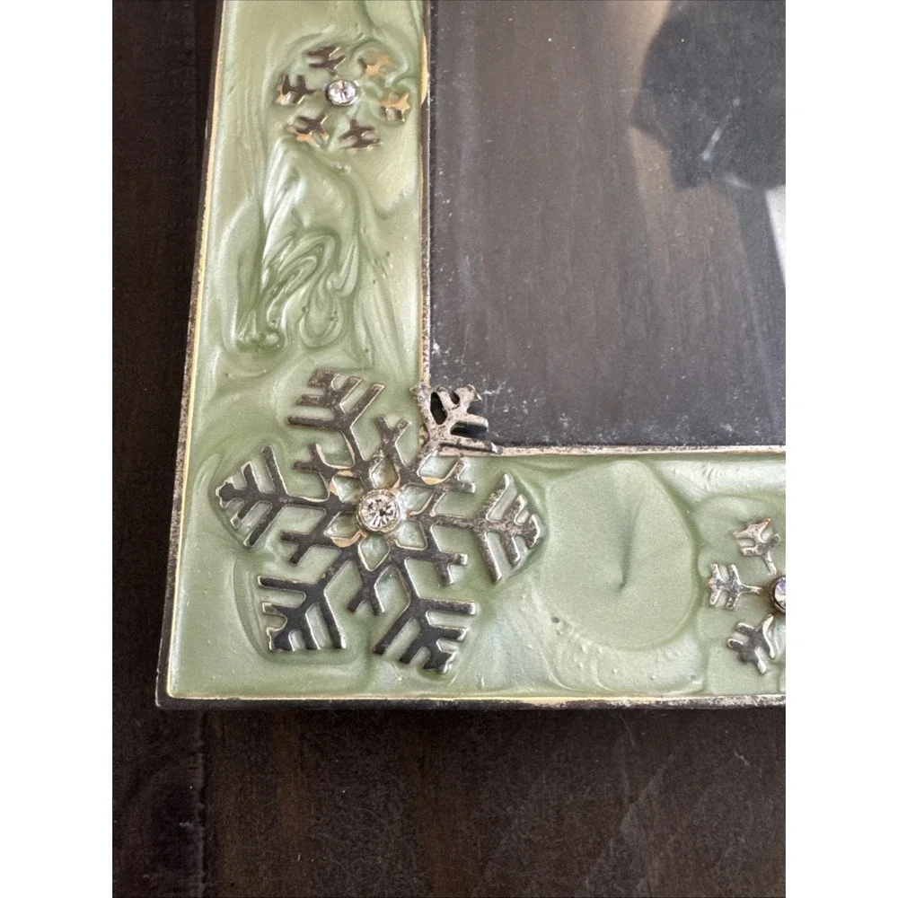 Metal Picture Frame Enamel Border Winter Frost With Snowflakes 4x6